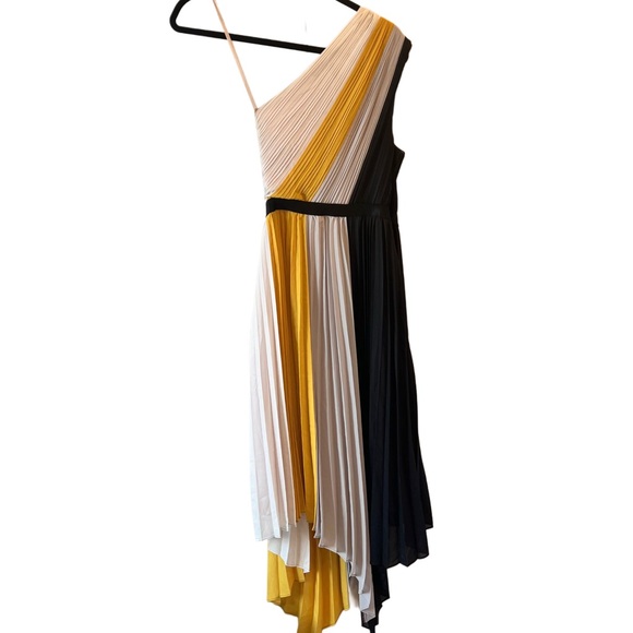BCBGMaxAzria Asymmetrical Dress in Black, White, and Yellow. Size 2. - Picture 2 of 4